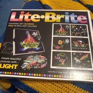 Lite-Brite Glowing Pegs Set
